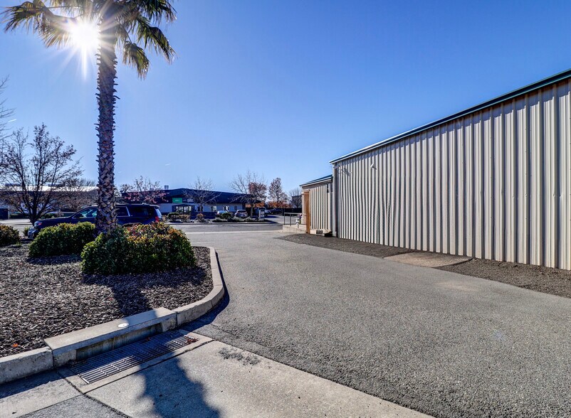 More Photos Of 3075 Crossroads Dr, Redding Light Distribution For Sale