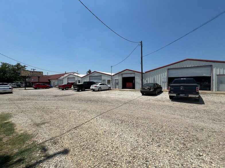 More Photos Of 926 US-377, Pilot Point Warehouse For Sale