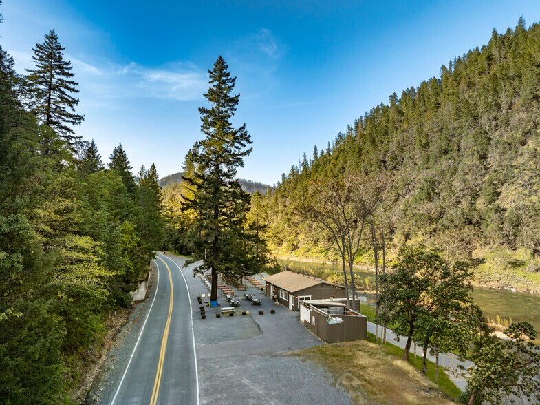 More Photos Of 11744 Galice Rd, Merlin Hotel For Sale