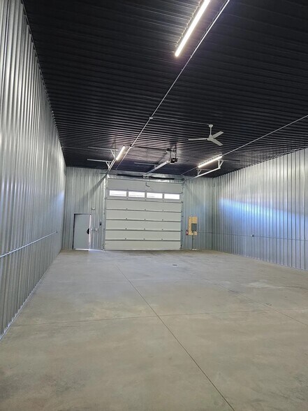 More Photos Of 47795 Van Donge St, Sioux Falls Industrial For Sale
