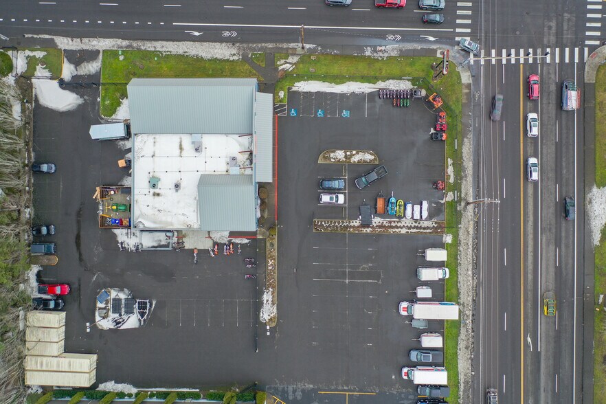 More Photos Of 993 NE Kane Dr, Gresham Freestanding For Sale