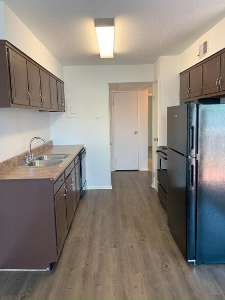 More Photos Of 240 Grovewood Pl, Beech Grove Apartments For Sale