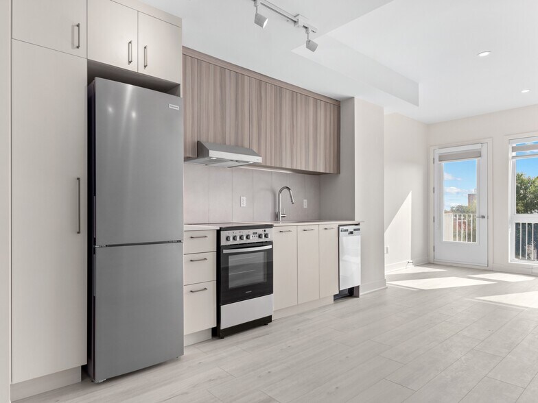 More Photos Of 2525 St Rachel E, Montréal Apartments For Sale