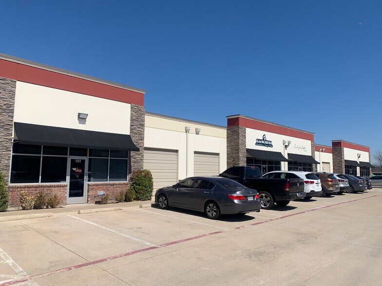 More Photos Of 7205 S Cooper St, Arlington Unknown For Lease