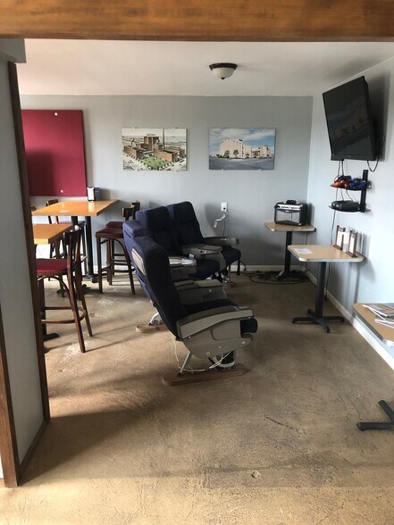 More Photos Of 12900 Fm 3436 Rd, Dickinson Bar For Lease