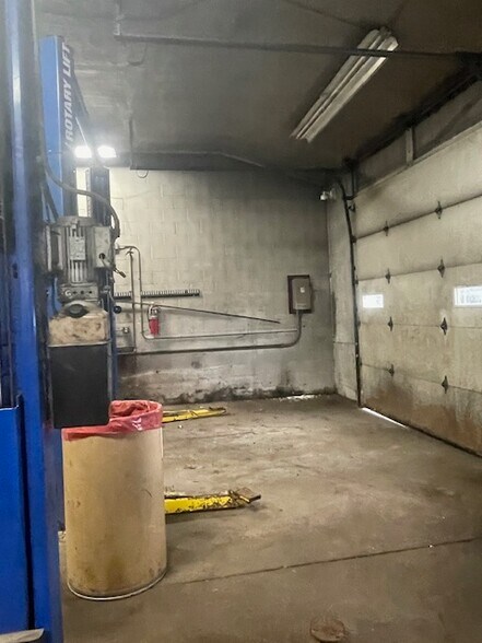 More Photos Of 524 Hinman Ave, Buffalo Service Station For Sale