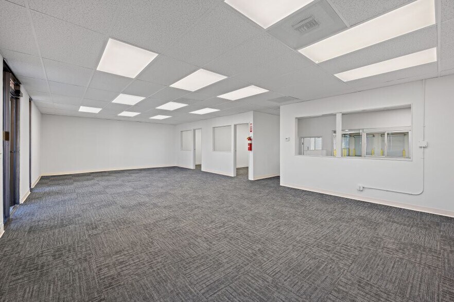 More Photos Of 7191 Carroll Rd, San Diego Truck Terminal For Lease