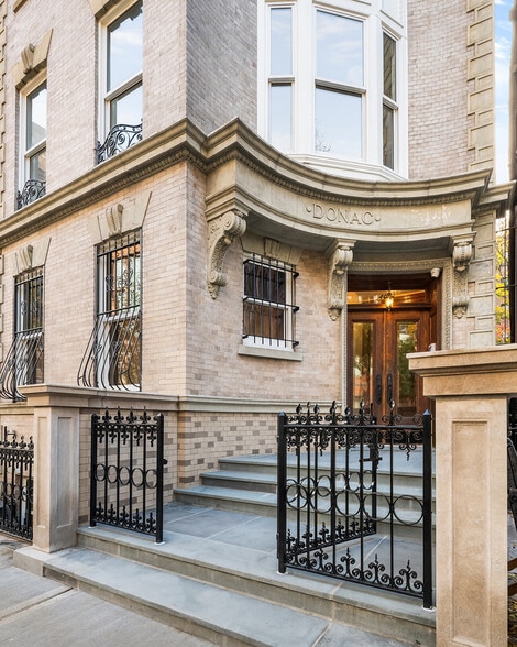 More Photos Of 402 W 20th St, New York Apartments For Sale