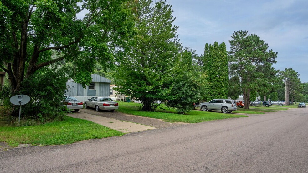 More Photos Of 3323 Seymour Rd, Eau Claire Manufactured Housing Mobile Home Park For Sale