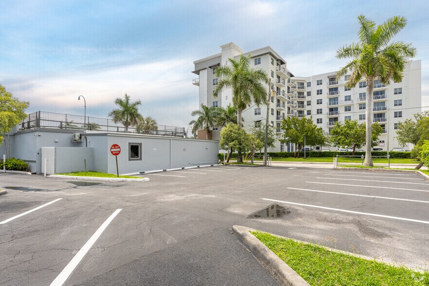 More Photos Of 425 N Federal Hwy, Hallandale Beach Medical For Lease