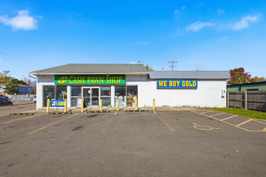 Primary Photo Of 3210 E Main St, Columbus Freestanding For Sale