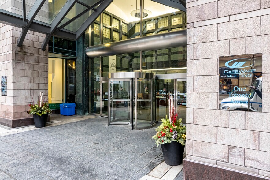 More Photos Of 1 Toronto St, Toronto Office For Lease
