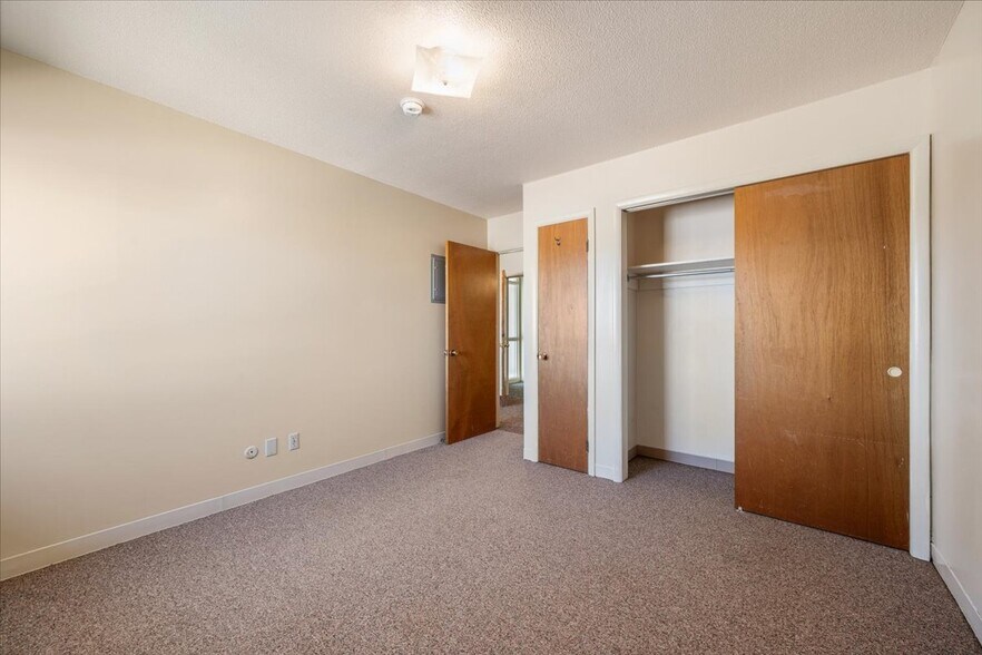 More Photos Of 1500 7th Ave, Belle Fourche Apartments For Sale