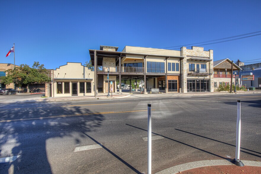 More Photos Of 207 E San Antonio St, New Braunfels Loft Creative Space For Lease