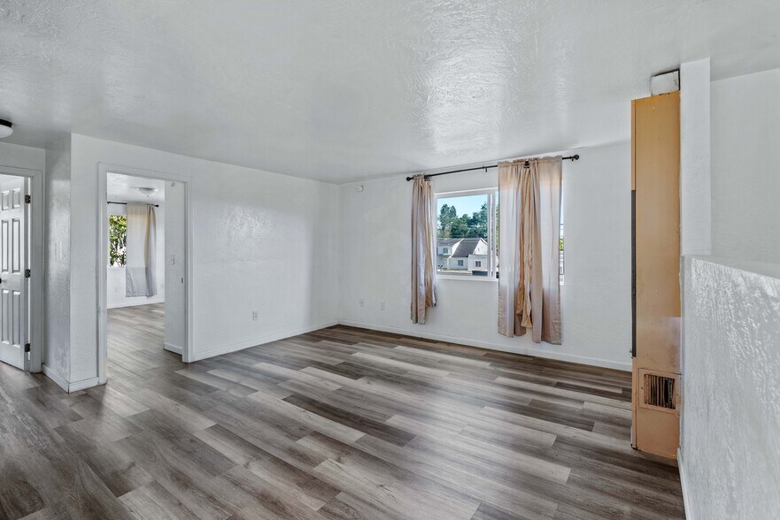 More Photos Of 513 Alice St, Medford Apartments For Sale