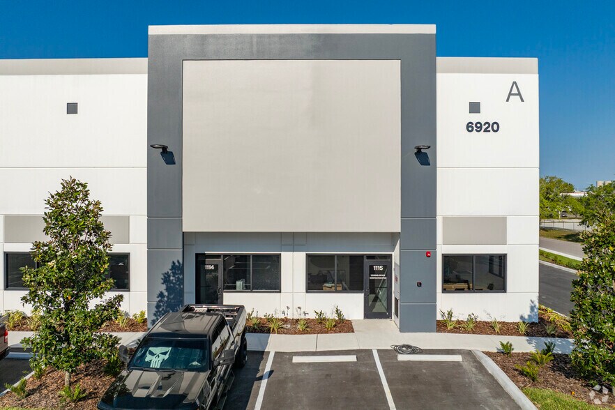 More Photos Of 6920 U.S. 41 hwy, Apollo Beach Warehouse For Lease