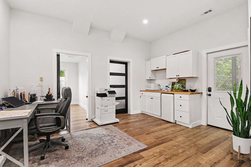 More Photos Of 25 Valley St, Clayton Office Residential For Sale