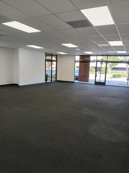 More Photos Of 438 Amapola Ave, Torrance Light Distribution For Lease