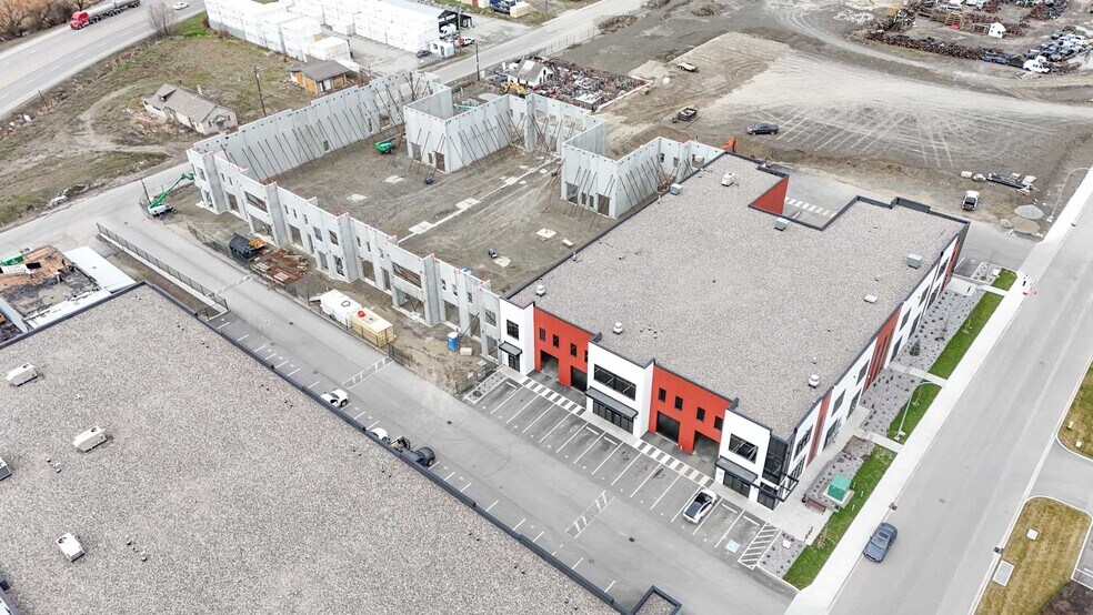 More Photos Of 4605 34 St, Vernon Distribution For Lease