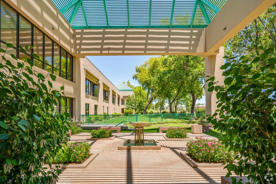 More Photos Of 8777 N Gainey Center Dr, Scottsdale Office For Lease