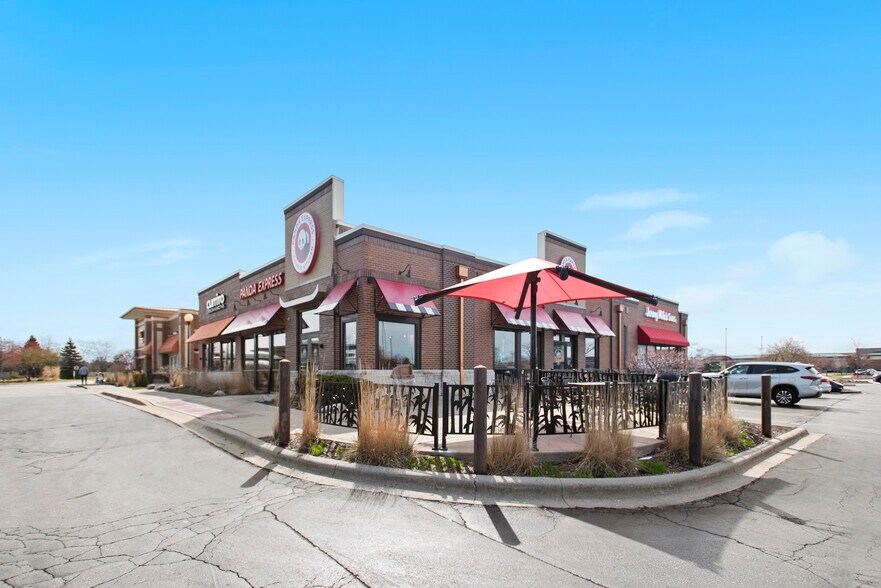 More Photos Of 2241 Willow Rd, Glenview Storefront For Sale