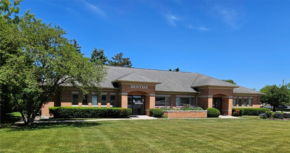 More Photos Of 3930 Washington St, Gurnee Medical For Lease