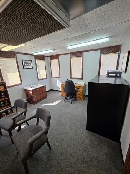 More Photos Of 6303 King Hill Ave, Saint Joseph Office For Sale