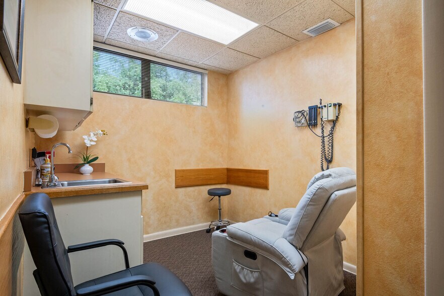 More Photos Of 3027 Aloma Ave, Winter Park Medical For Sale