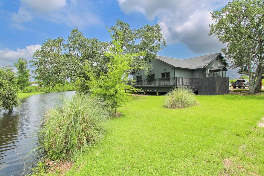 Primary Photo Of 825 W Prien Lake Rd, Lake Charles Medical For Sale