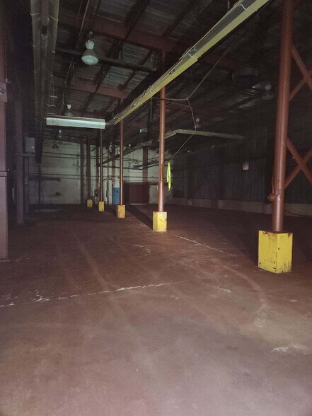 More Photos Of 1030 Water St, North Bennington Warehouse For Lease