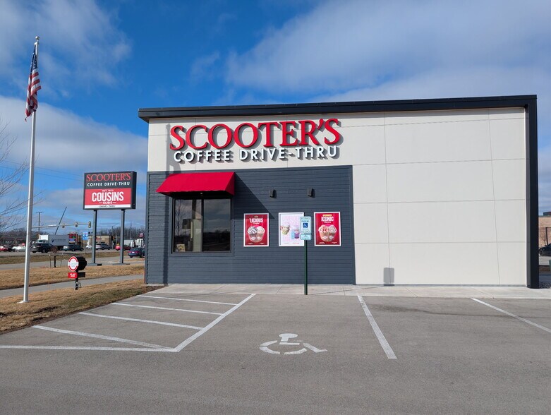 More Photos Of 3626 W College Ave, Appleton Freestanding For Sale