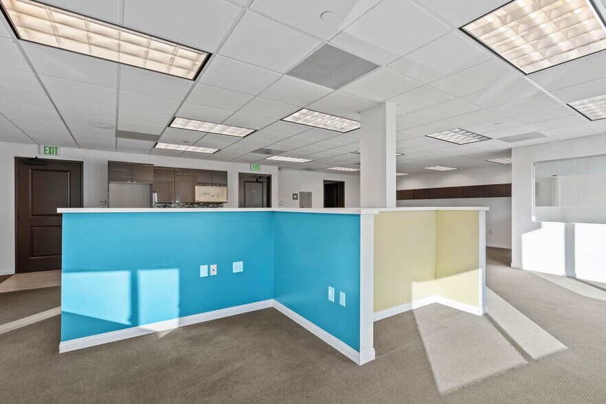 More Photos Of 13833-13841 Ventura Blvd, Sherman Oaks Storefront Retail Office For Sale