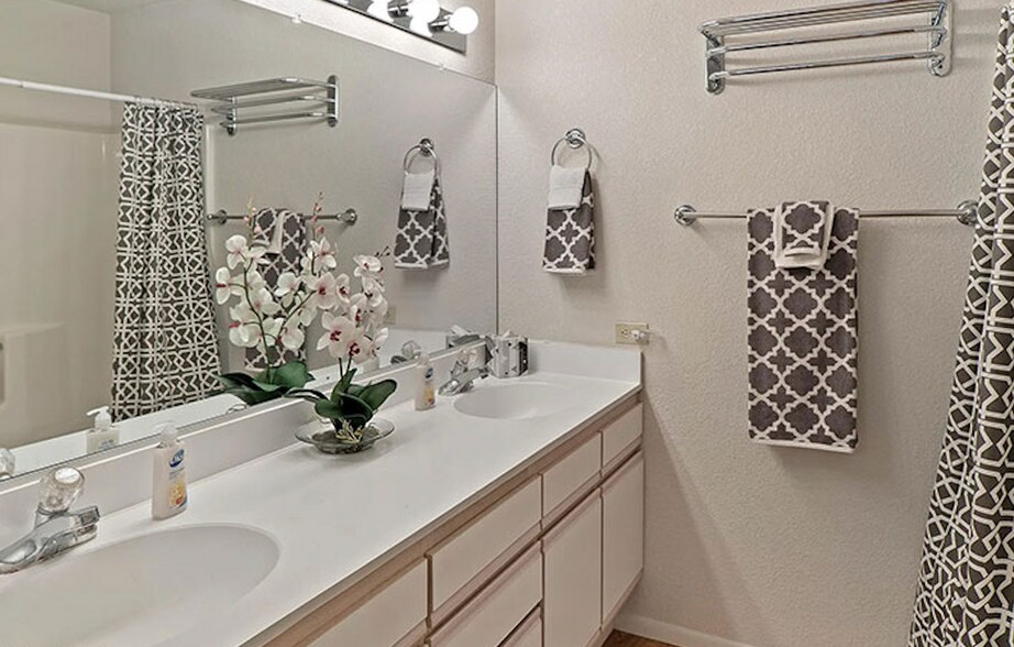 More Photos Of 105 Sugarloaf St, Sedona Apartments For Sale