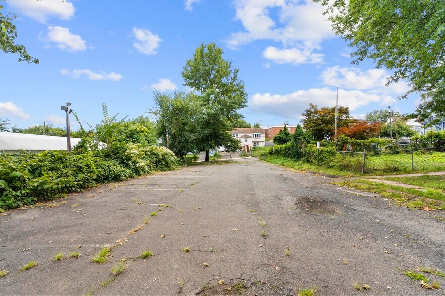 More Photos Of 270-276 Bellevue St, Hartford Apartments For Sale