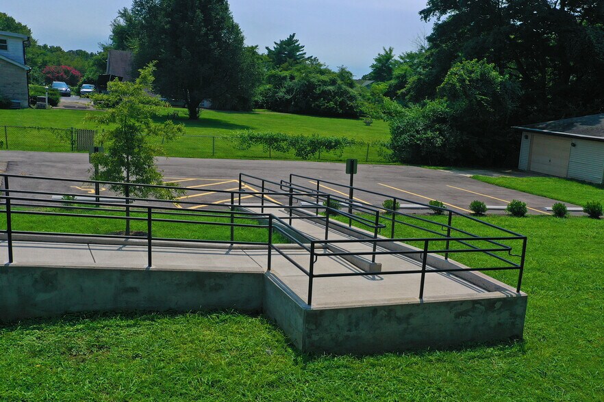 More Photos Of 9212 Preston Hwy, Louisville Office For Sale