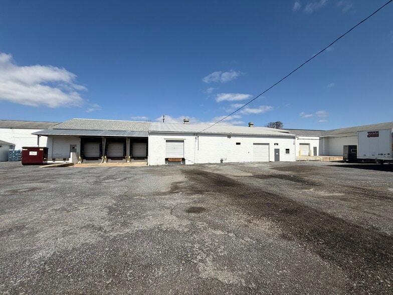 More Photos Of 175 Willow St, Toughkenamon Warehouse For Lease