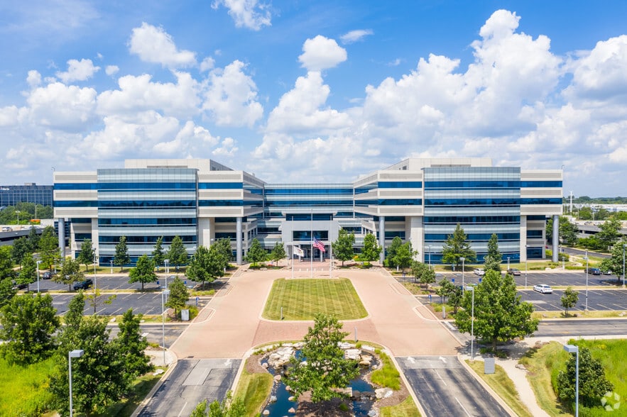 Primary Photo Of 1415 W Diehl Rd, Naperville Office For Sale