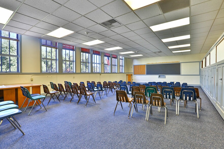 More Photos Of 1 W Campbell Ave, Campbell Office For Lease