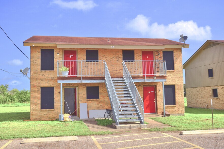 More Photos Of 303-511 E Reagan Rd, Beeville Multifamily For Sale