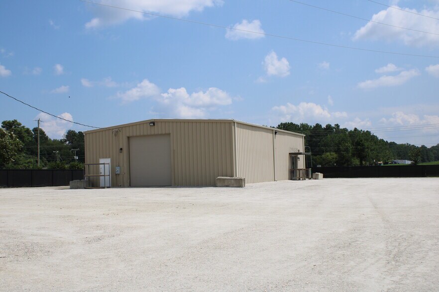More Photos Of 1306 Bellwood Rd, North Chesterfield Warehouse For Lease