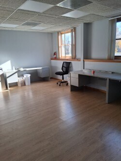 More Photos Of 416 Green Ln, Bristol Service For Lease