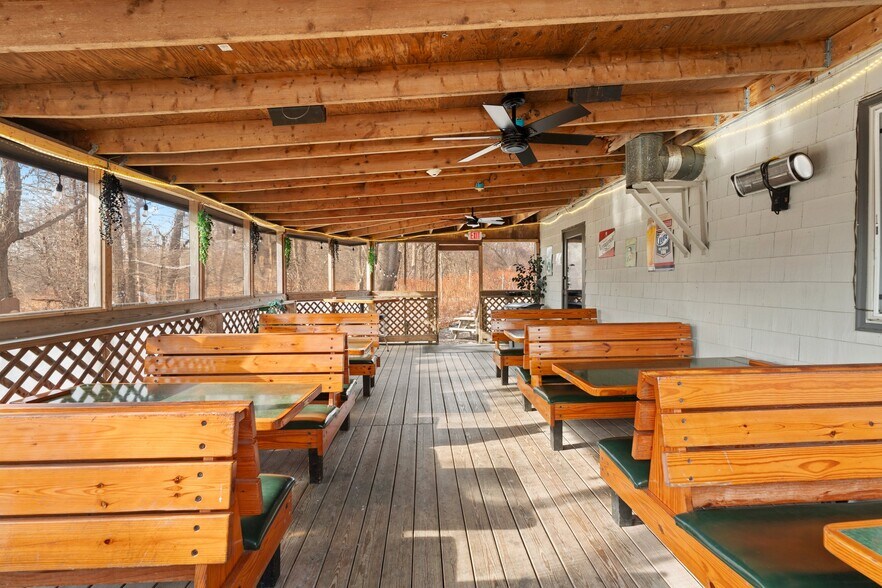 More Photos Of 415 Palmer Ave, Warwick Bar For Sale