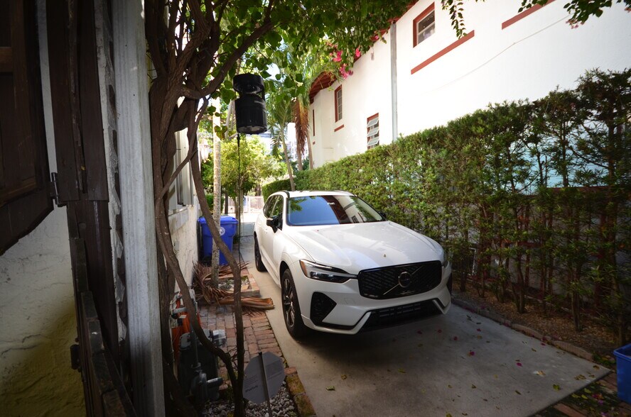 More Photos Of 334 NE 26th Ter, Miami Specialty For Sale