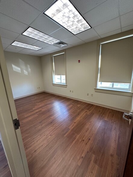 More Photos Of 101 Financial Dr, Elizabethtown Medical For Lease