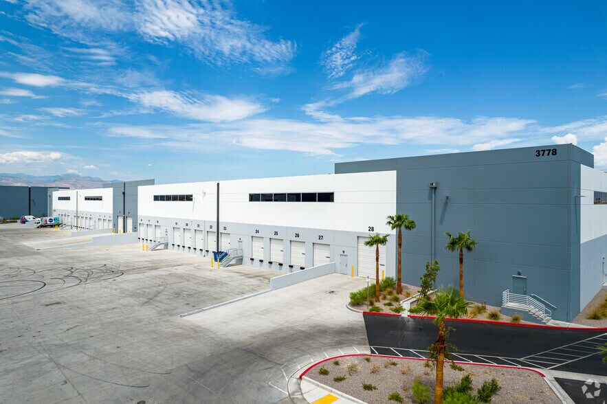 More Photos Of 3778 W Cheyenne Ave, North Las Vegas Industrial For Lease