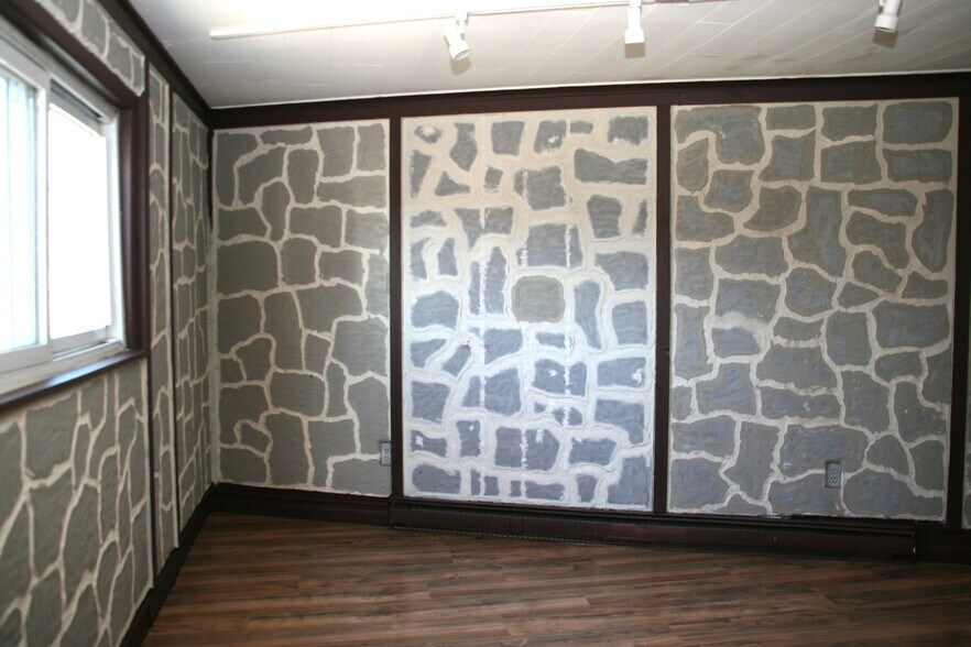 More Photos Of 39 Mine St, Flemington Freestanding For Lease