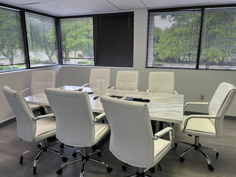 More Photos Of 700 W Hillsboro Blvd, Deerfield Beach Office For Lease