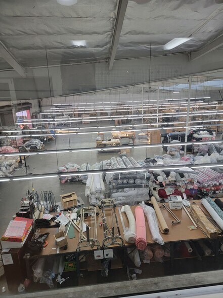 More Photos Of 219 E 32nd St, Los Angeles Warehouse For Lease