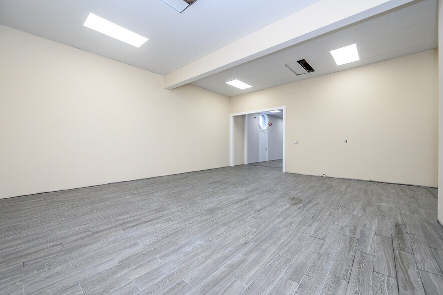 More Photos Of 305 N Stiles St, Linden Convenience Store For Lease