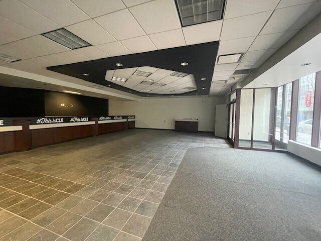 More Photos Of 313 Euclid Ave, Cleveland Parking Garage For Lease